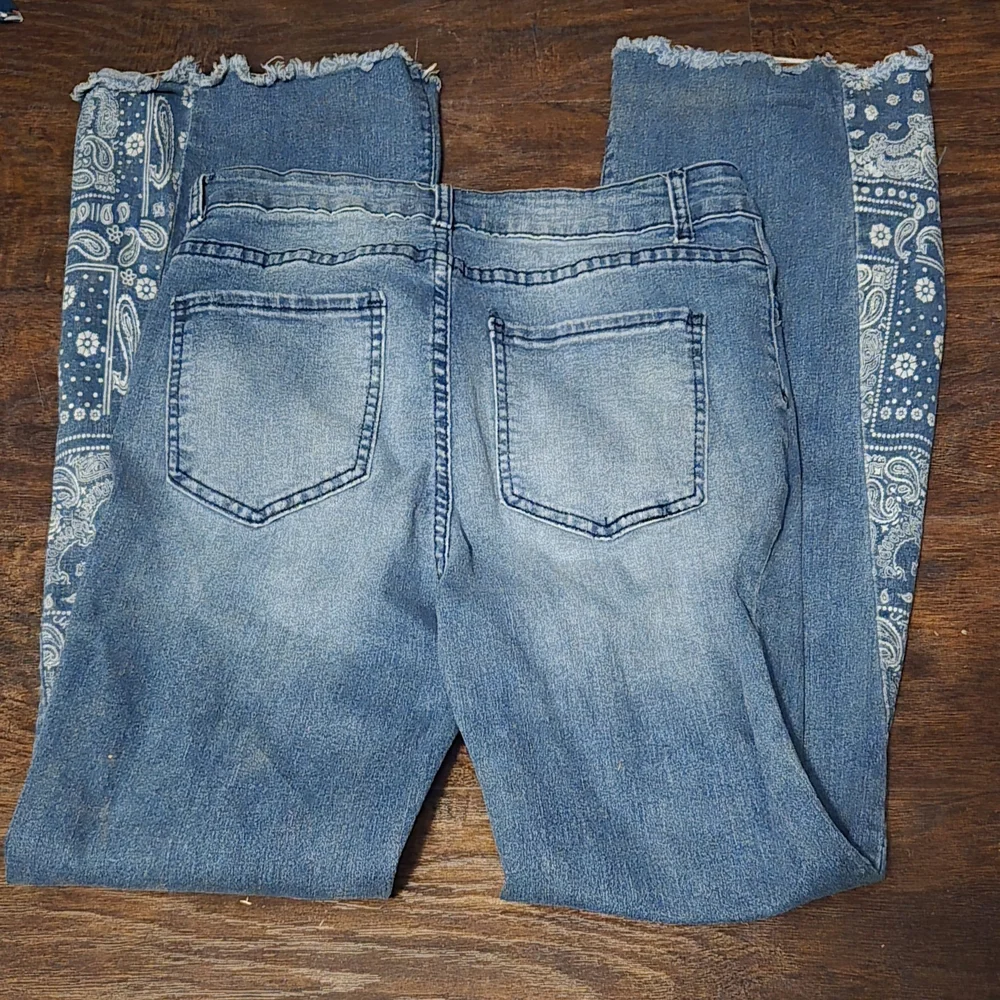 Blue Paisley Flare Women Jeans - Picture 2 of 3